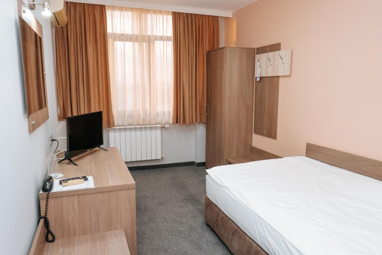 Hotel Tundzha - Renovated! Yambol Luaran gambar