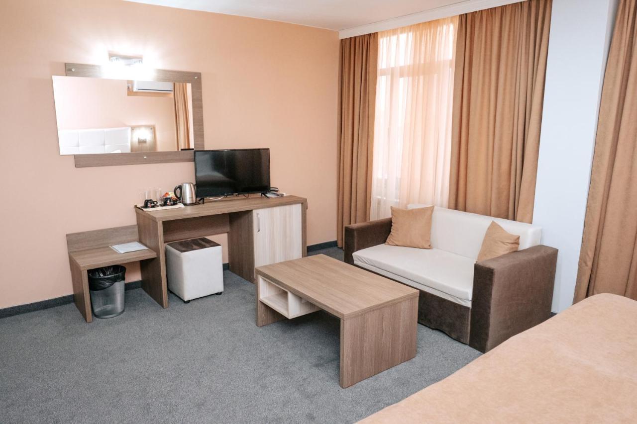 Hotel Tundzha - Renovated! Yambol Luaran gambar